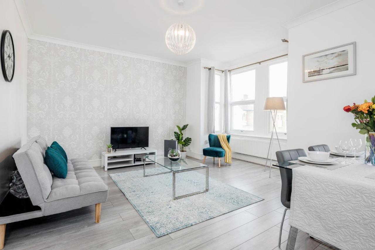 Business & Leisure 2 Bedroom & Parking By Damask Homes イルフォード エクステリア 写真