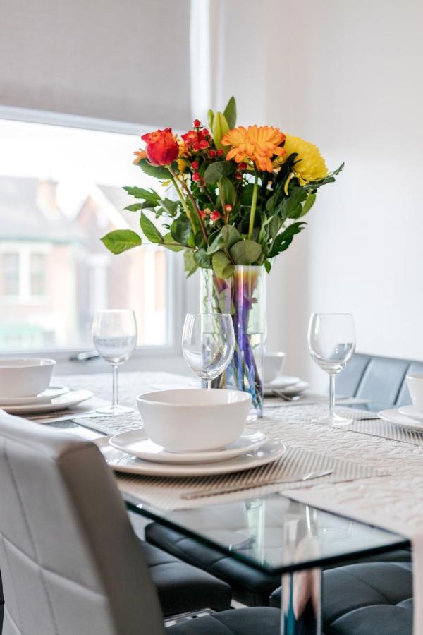 Business & Leisure 2 Bedroom & Parking By Damask Homes イルフォード エクステリア 写真